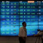 Rupiah Anjlok Tembus 15.500? Analisis Arus Modal Terbaru