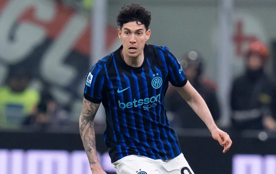 Inter Bersiap Turunkan Harga Bastoni, Barcelona dan Liverpool Tetap Memantau