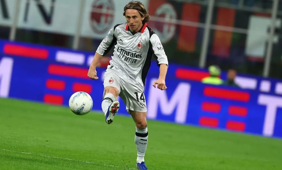 Luka Modric Masih Bisa Perpanjang Karier di AC Milan, Kata Fabrizio Romano