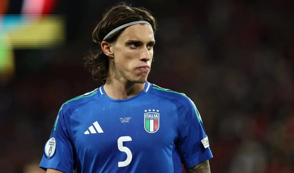 Riccardo Calafiori Jadi Kandidat Transfer Inter Milan untuk Gantikan Bastoni